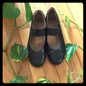 Clark’s black flat Mary Jane 8.5 M